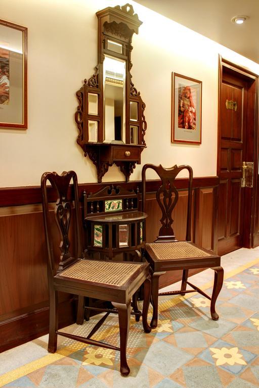 Palace On Ganges - Heritage Hotel Варанаси Экстерьер фото