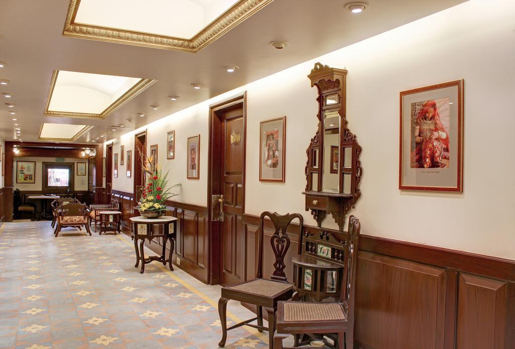Palace On Ganges - Heritage Hotel Варанаси Экстерьер фото