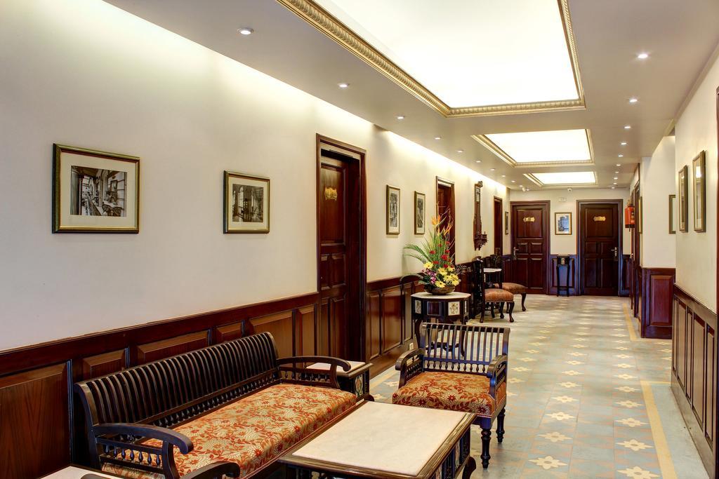 Palace On Ganges - Heritage Hotel Варанаси Экстерьер фото